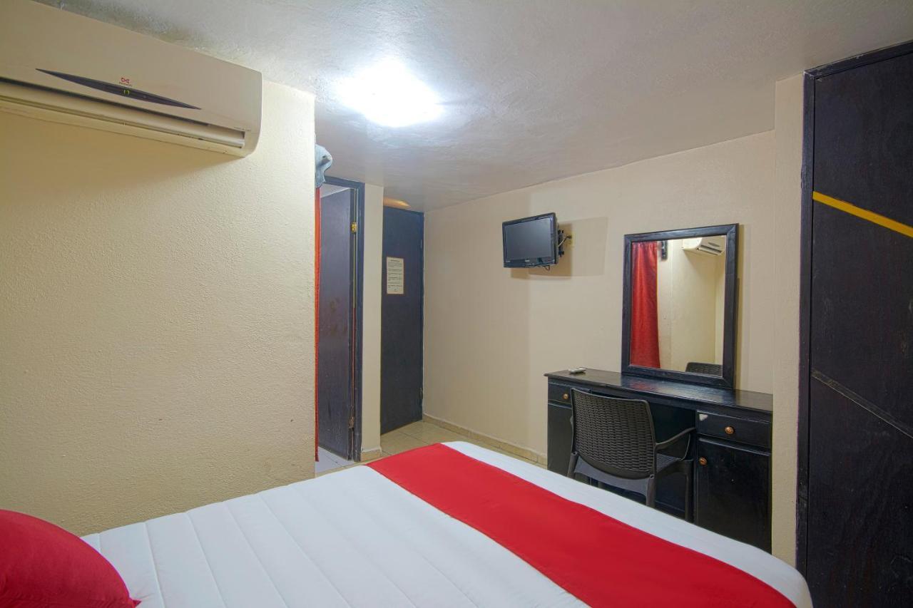 Oyo Hotel Bicentenario Tampico Exterior photo